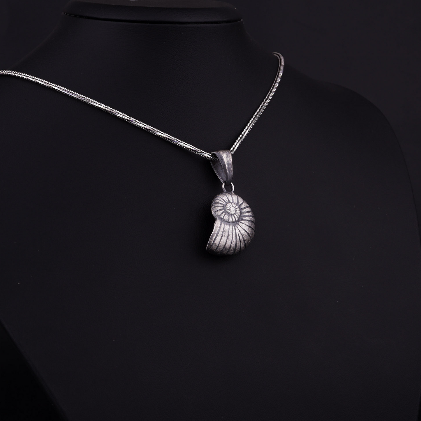 Nature-Inspired Mermaid Seashell Necklace
