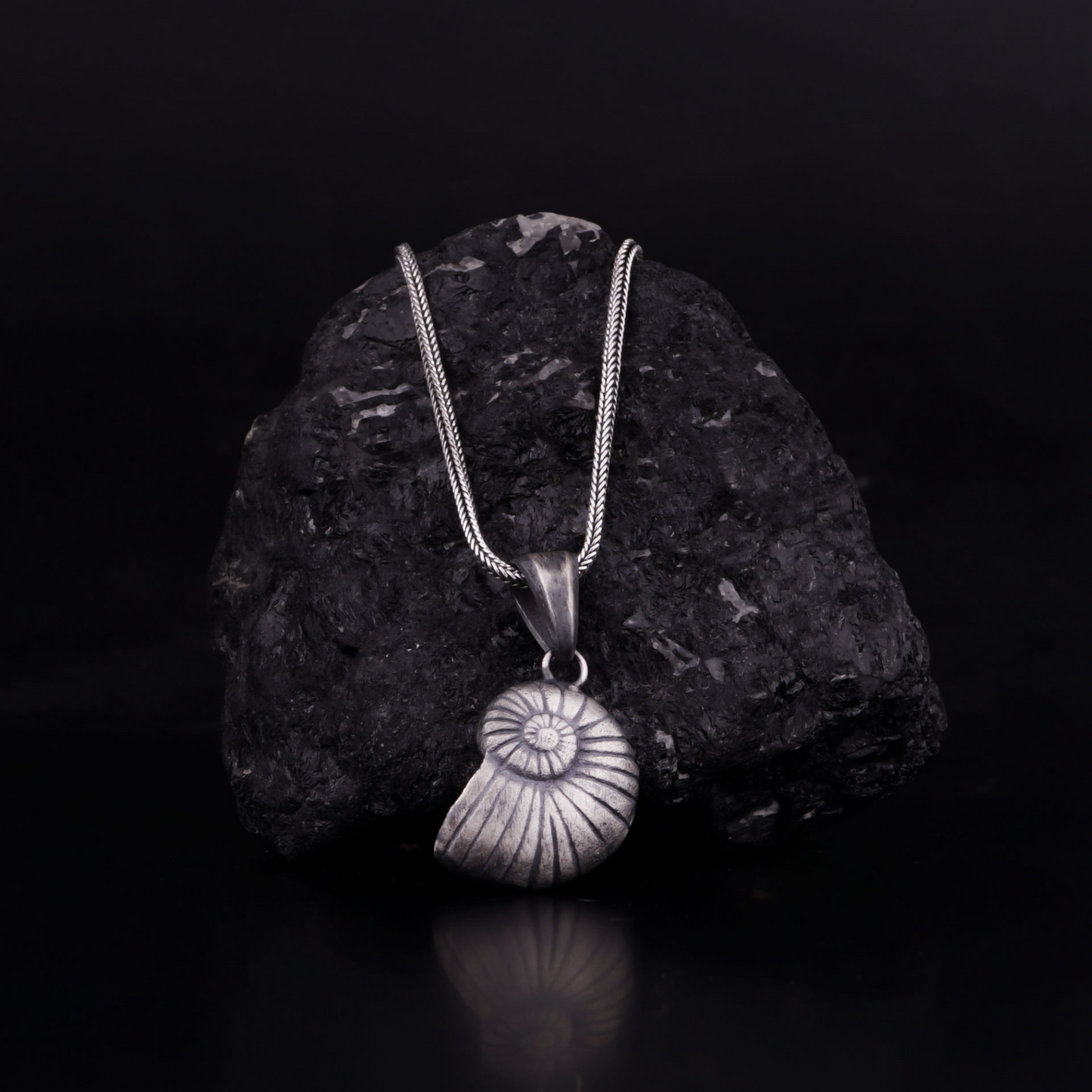 Nature-Inspired Mermaid Seashell Necklace