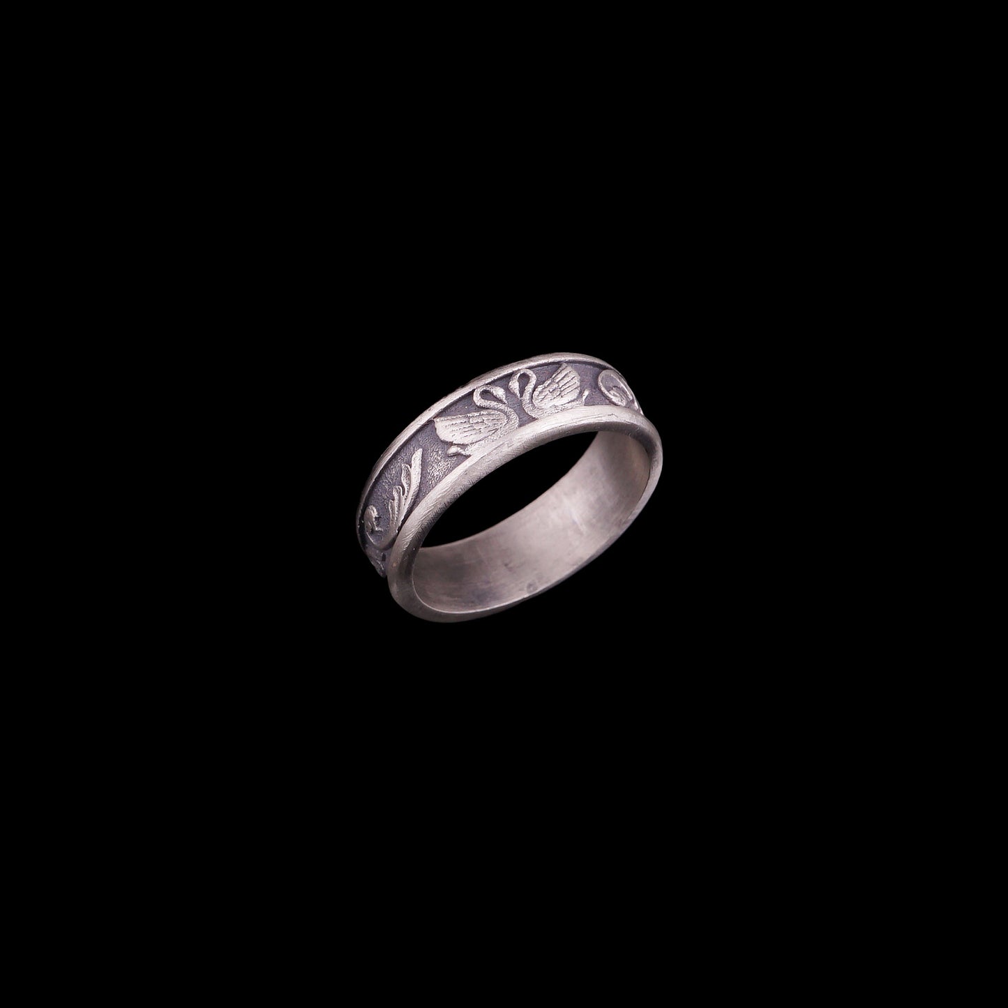 Swan Band Ring