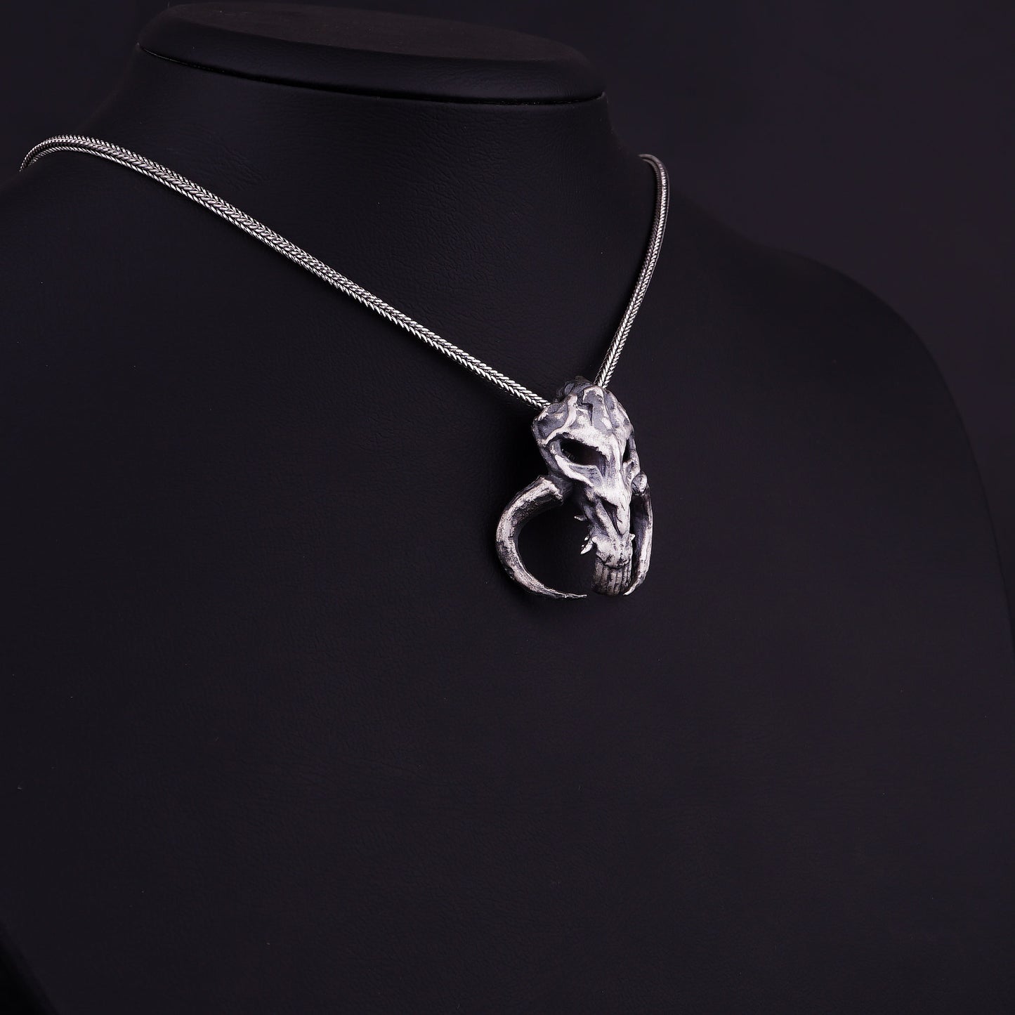 Mandalorian Mythosaur Skull Pendant Necklace